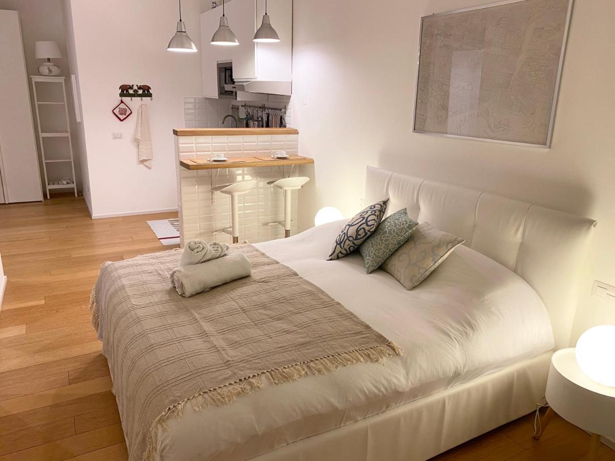 Repubblica One Room Apartment — Photos 1